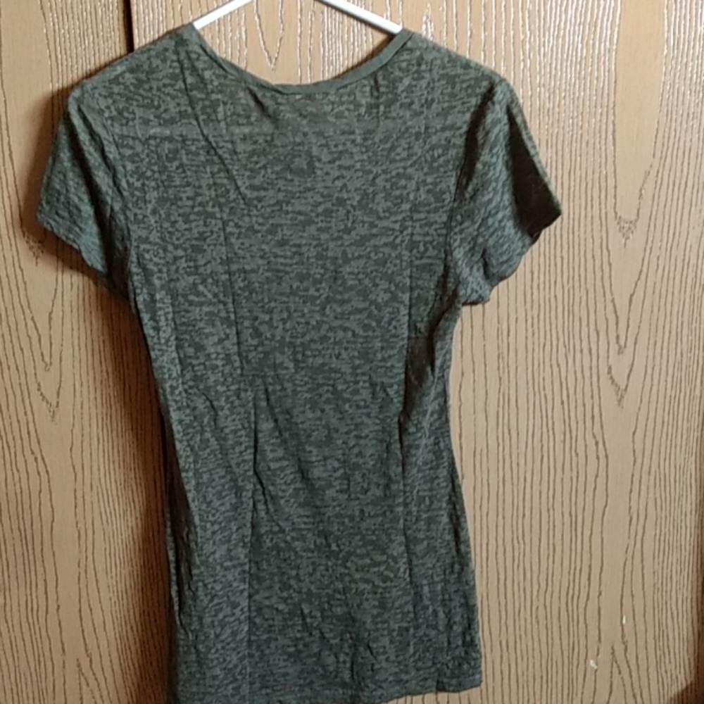 Tshirt - Picture 2 of 2